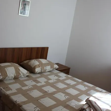 Apartment Toni Omis