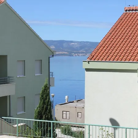 Apartment Toni Omis